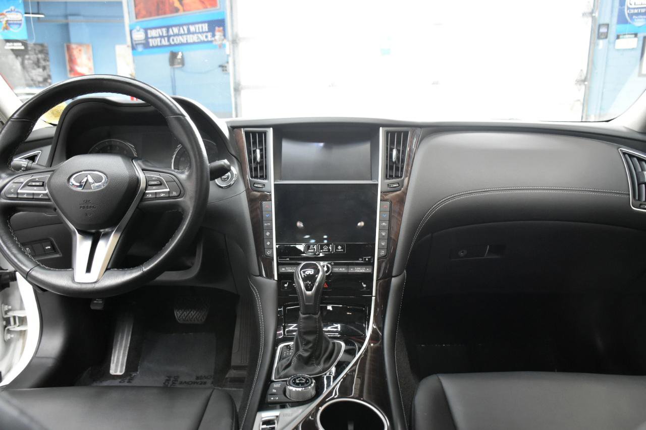 Used 2019 INFINITI Q50 Luxe w/ Essential Package (3.0T Luxe) AWD/4WD image 38