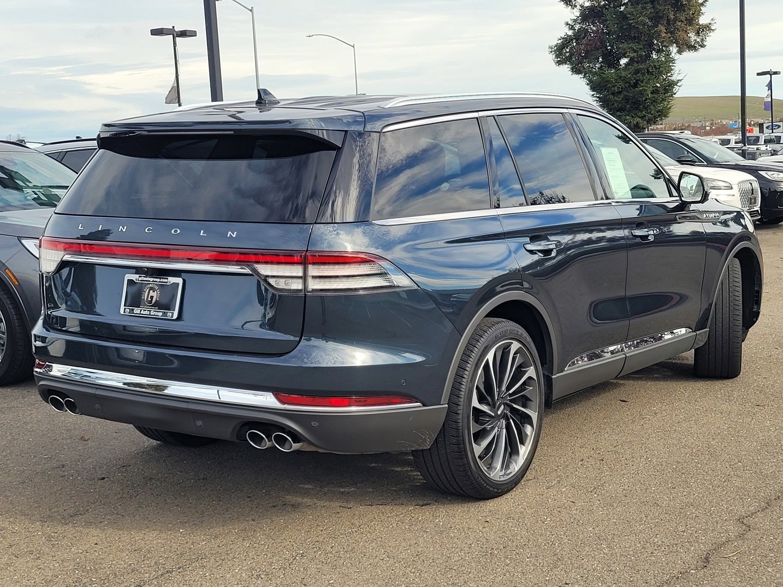Used 2023 Lincoln Aviator Reserve w/ Equipment Group 201A image 4