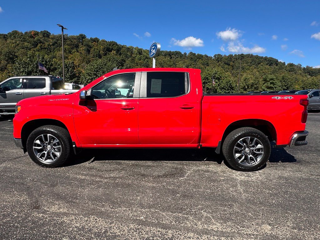 Used 2025 Chevrolet Silverado 1500 LT AWD/4WD image 2