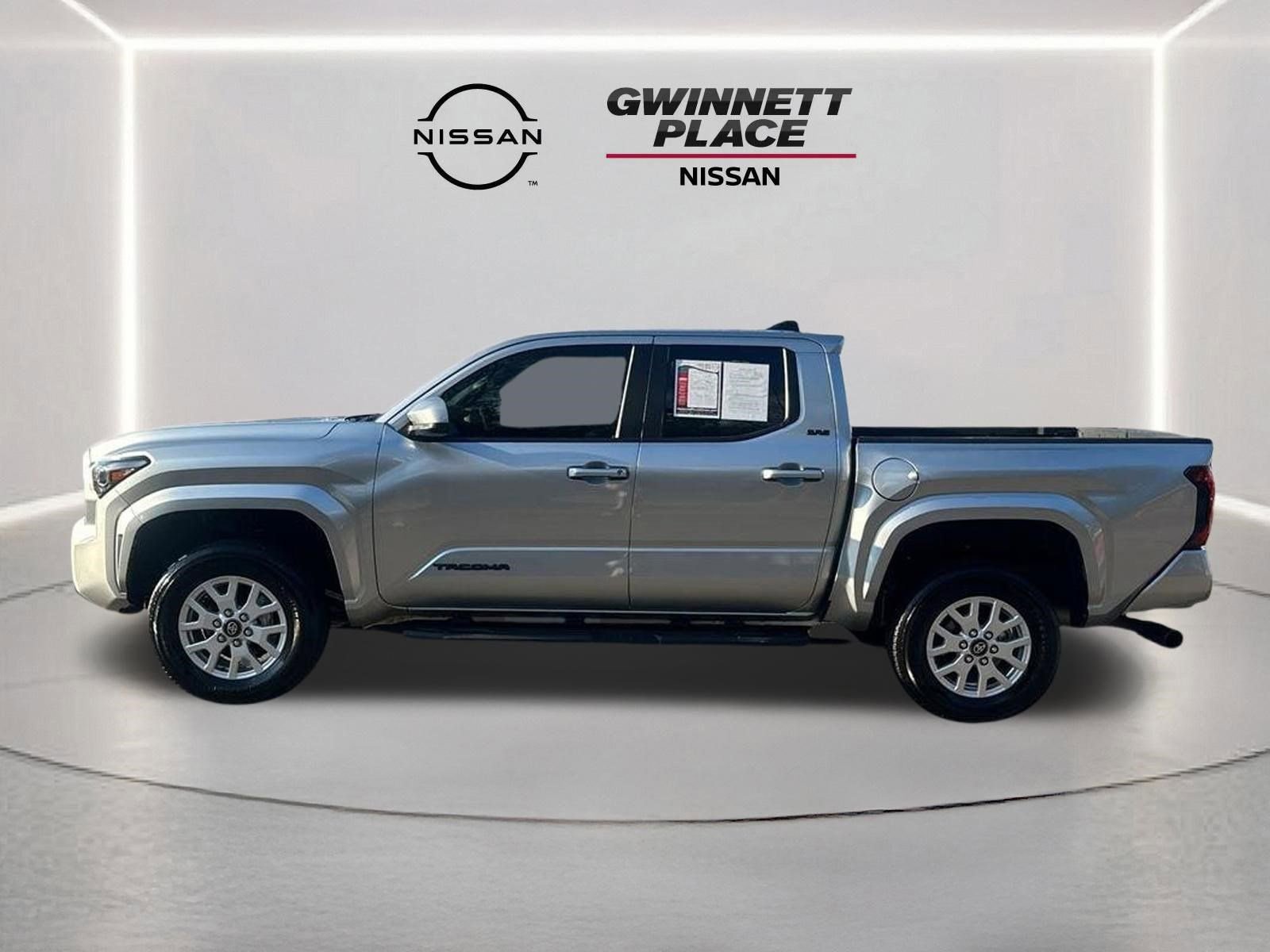 Used 2024 Toyota Tacoma SR5 image 8