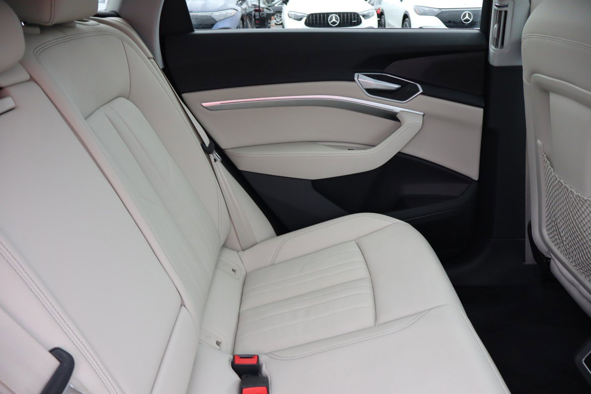 Used 2021 Audi e-tron Premium w/ Convenience Plus Package image 16