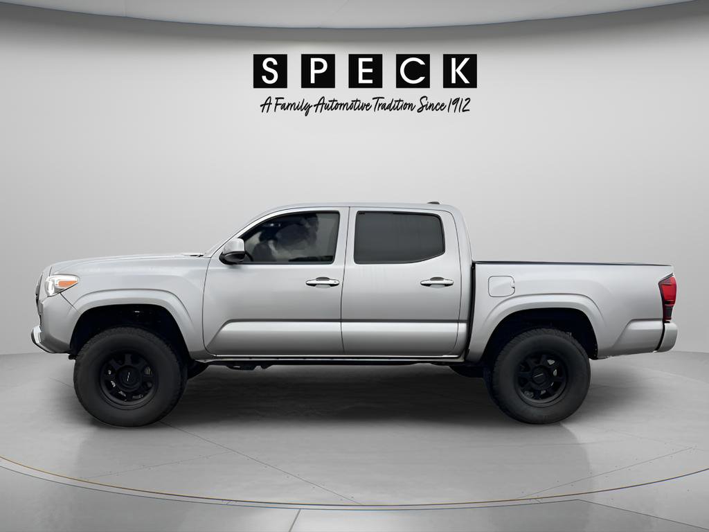 Used 2022 Toyota Tacoma SR image 2