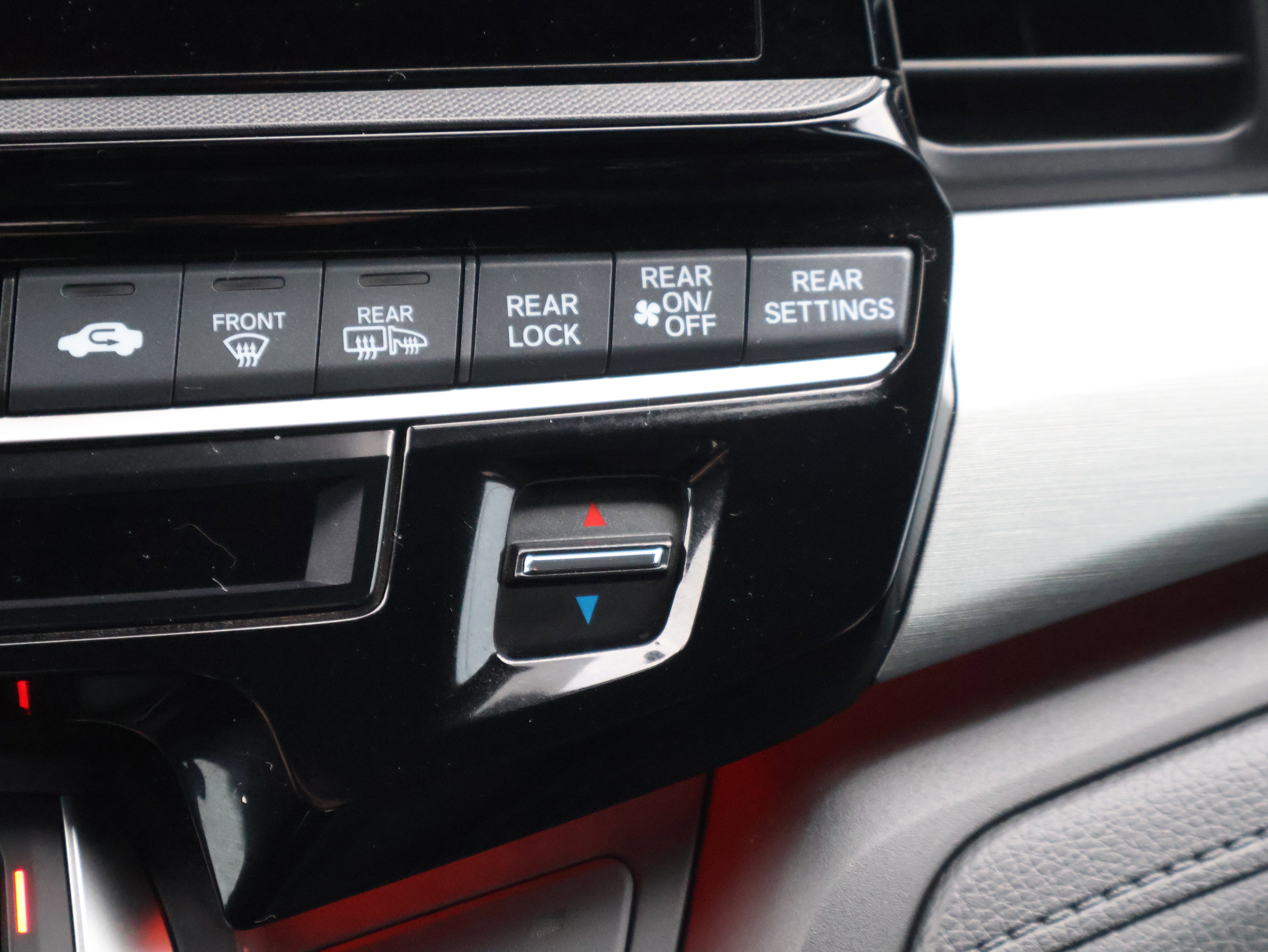 Used 2025 Honda Odyssey Sport-L image 29