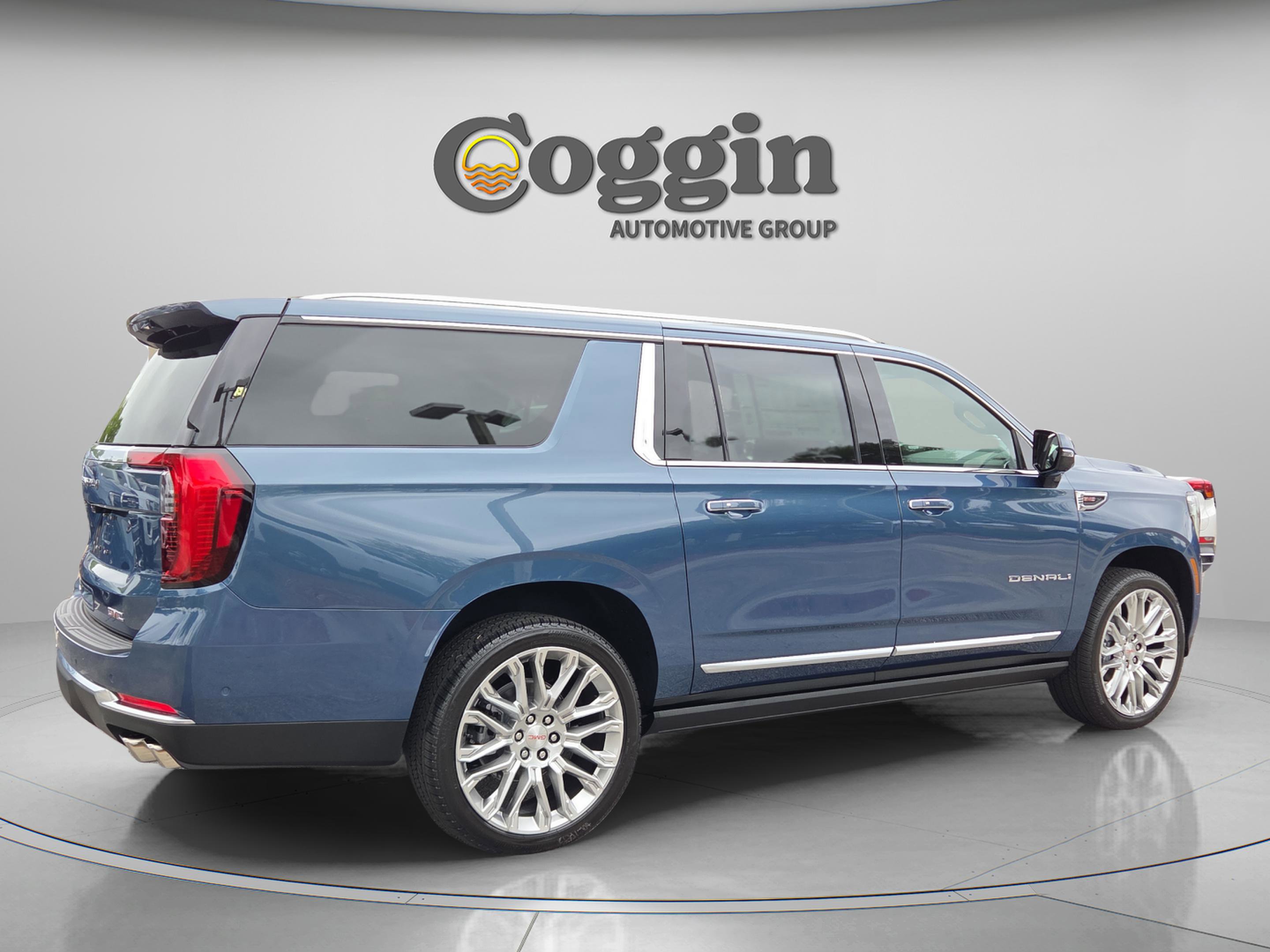 New 2026 GMC Yukon XL Denali w/ Denali Reserve Package AWD/4WD image 5