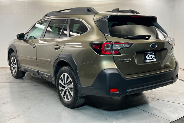Used 2025 Subaru Outback Premium AWD/4WD image 3