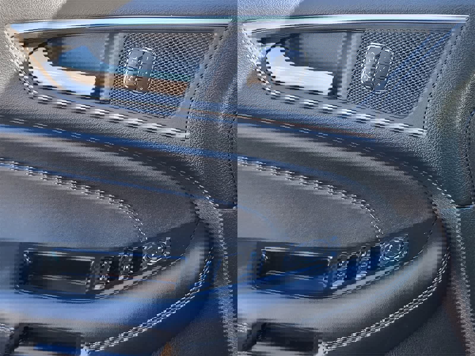 Used 2017 Ford Edge Titanium w/ Equipment Group 301A image 15