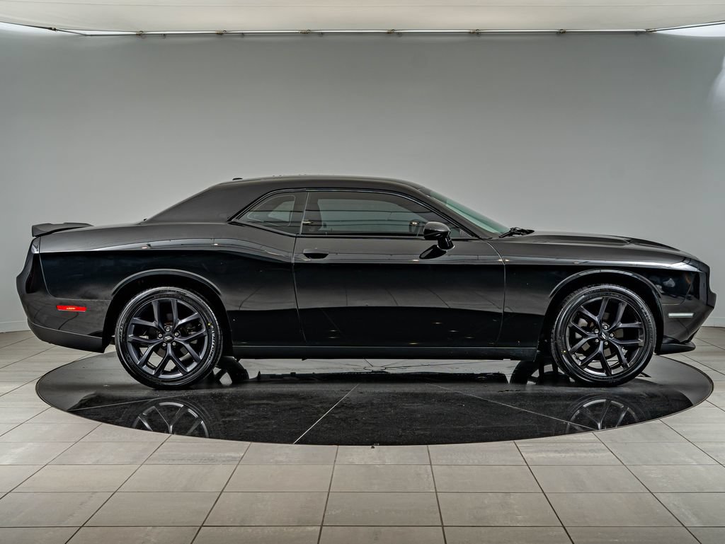 Used 2021 Dodge Challenger SXT w/ Blacktop Package RWD image 4