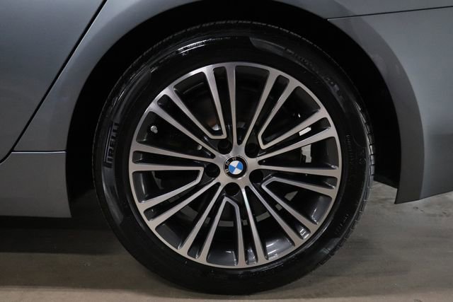 Used 2019 BMW 540i w/ Executive Package RWD image 40