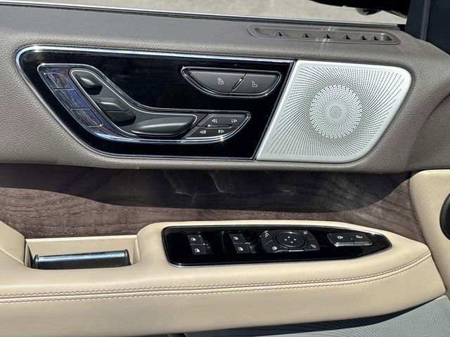 Used 2022 Lincoln Navigator Reserve image 24