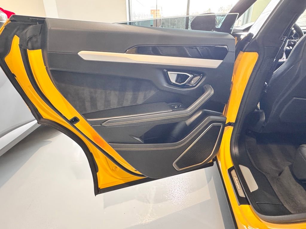 Used 2021 Lamborghini Urus image 49