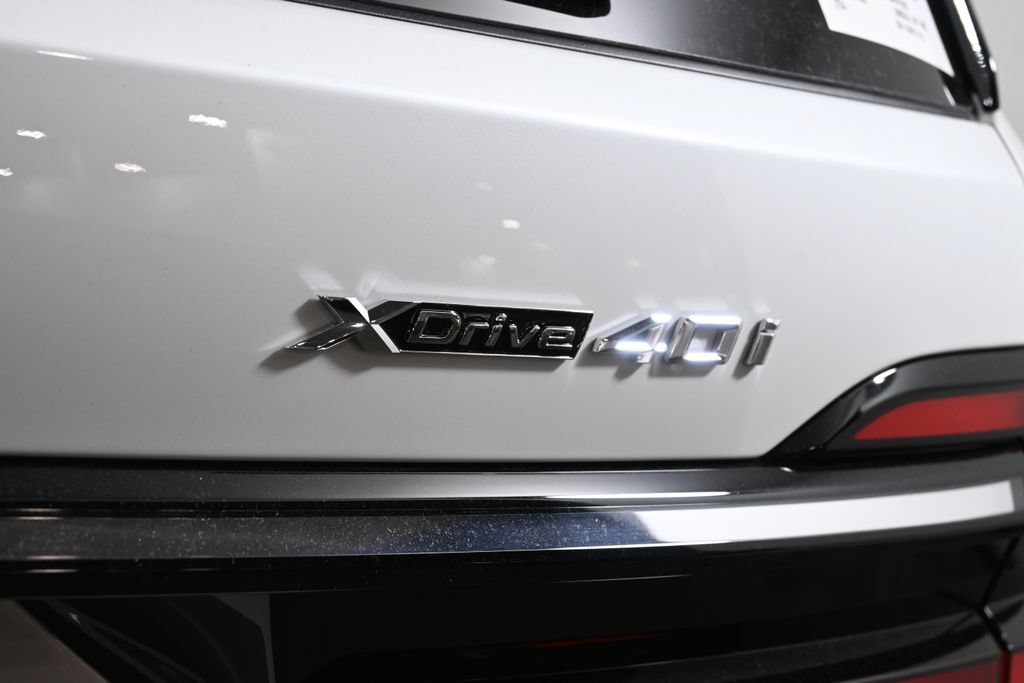 Used 2027 BMW X7 xDrive40i AWD/4WD image 43