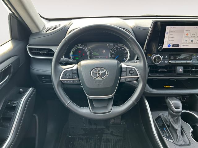 Certified 2024 Toyota Highlander XLE image 12