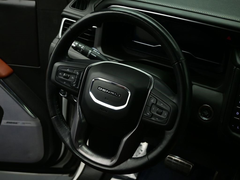 Used 2023 GMC Yukon XL Denali Ultimate image 8