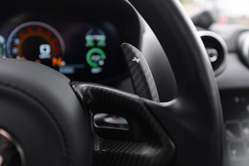 Used 2019 McLaren 570S Spider RWD image 32