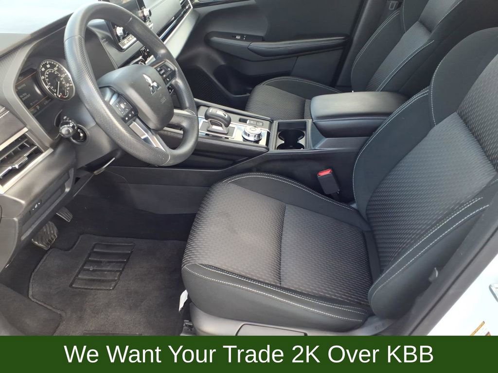 Used 2022 Mitsubishi Outlander ES AWD/4WD image 9