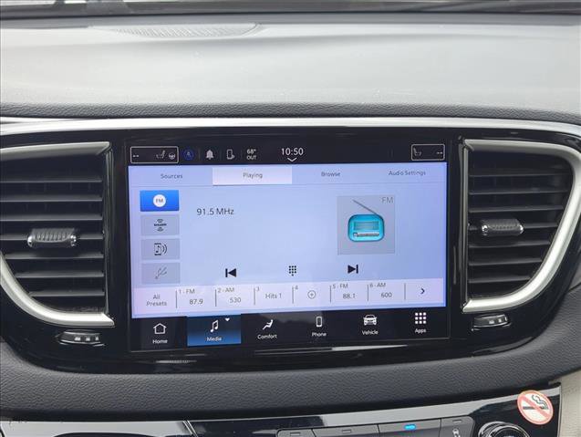 Used 2023 Chrysler Pacifica Touring-L FWD image 14