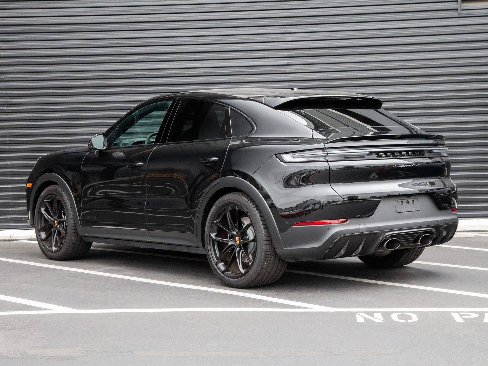 Certified 2026 Porsche Cayenne GTS AWD/4WD image 3