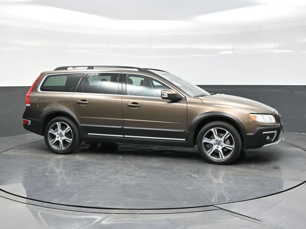 Used 2015 Volvo XC70 T6 w/ Climate Package image 8