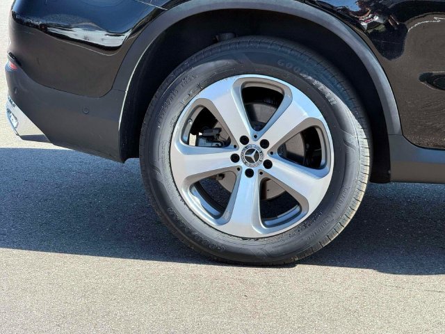 Used 2019 Mercedes-Benz GLC 300 4MATIC image 9