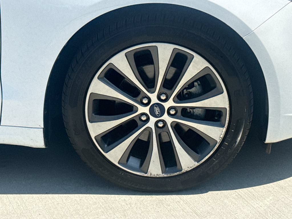 Used 2020 Ford Fusion SE AWD/4WD image 11