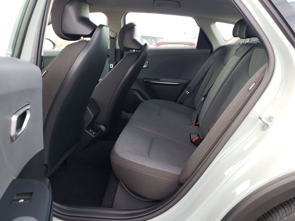 New 2025 Kia K4 LXS image 24