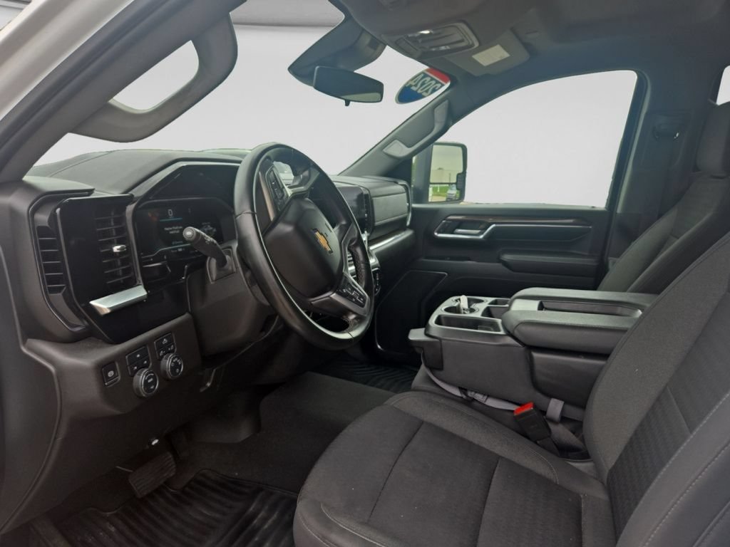 Used 2024 Chevrolet Silverado 2500 LT AWD/4WD image 22