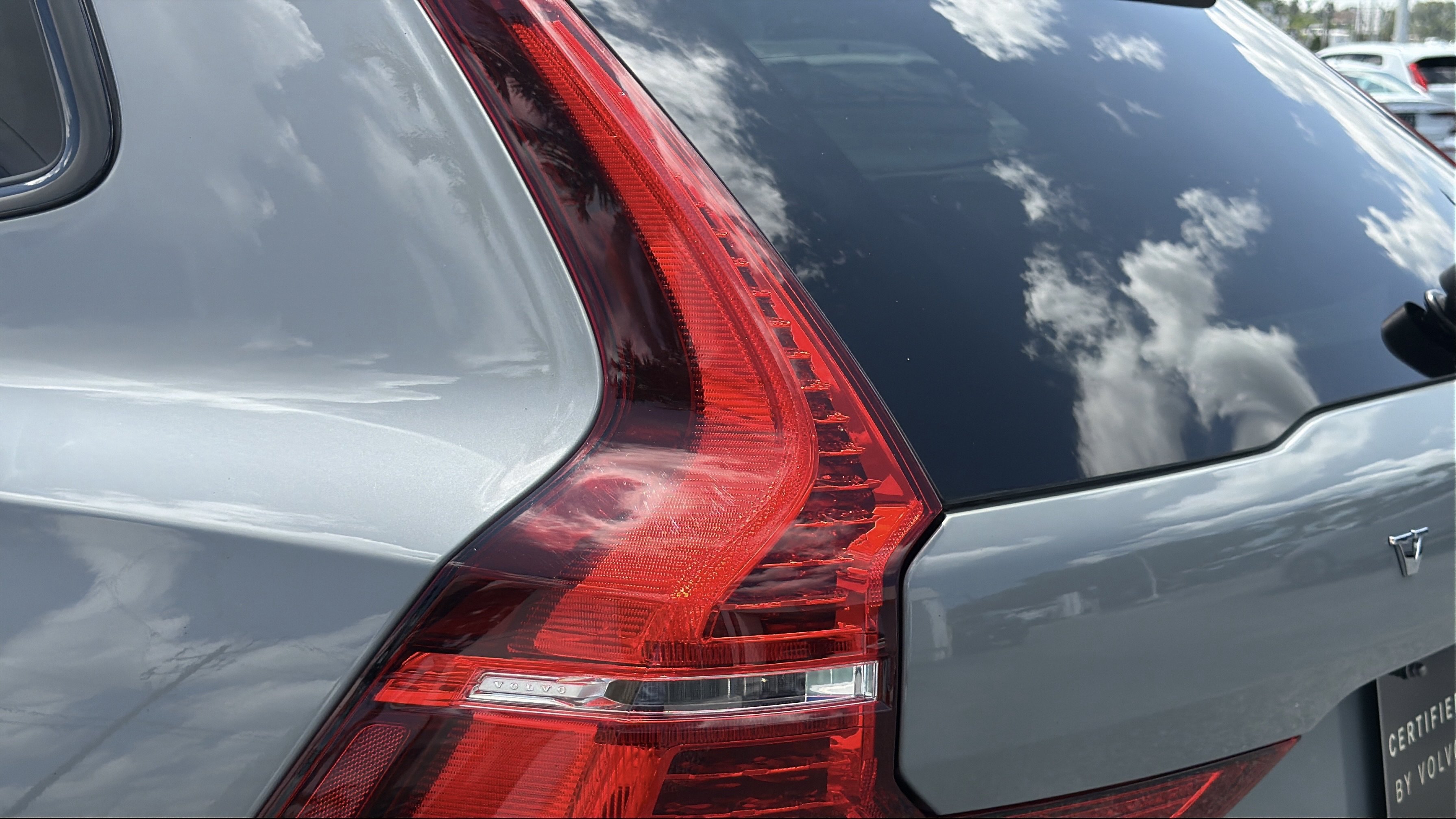 Certified 2024 Volvo XC60 B5 Plus w/ Protection Package Premier AWD/4WD image 9