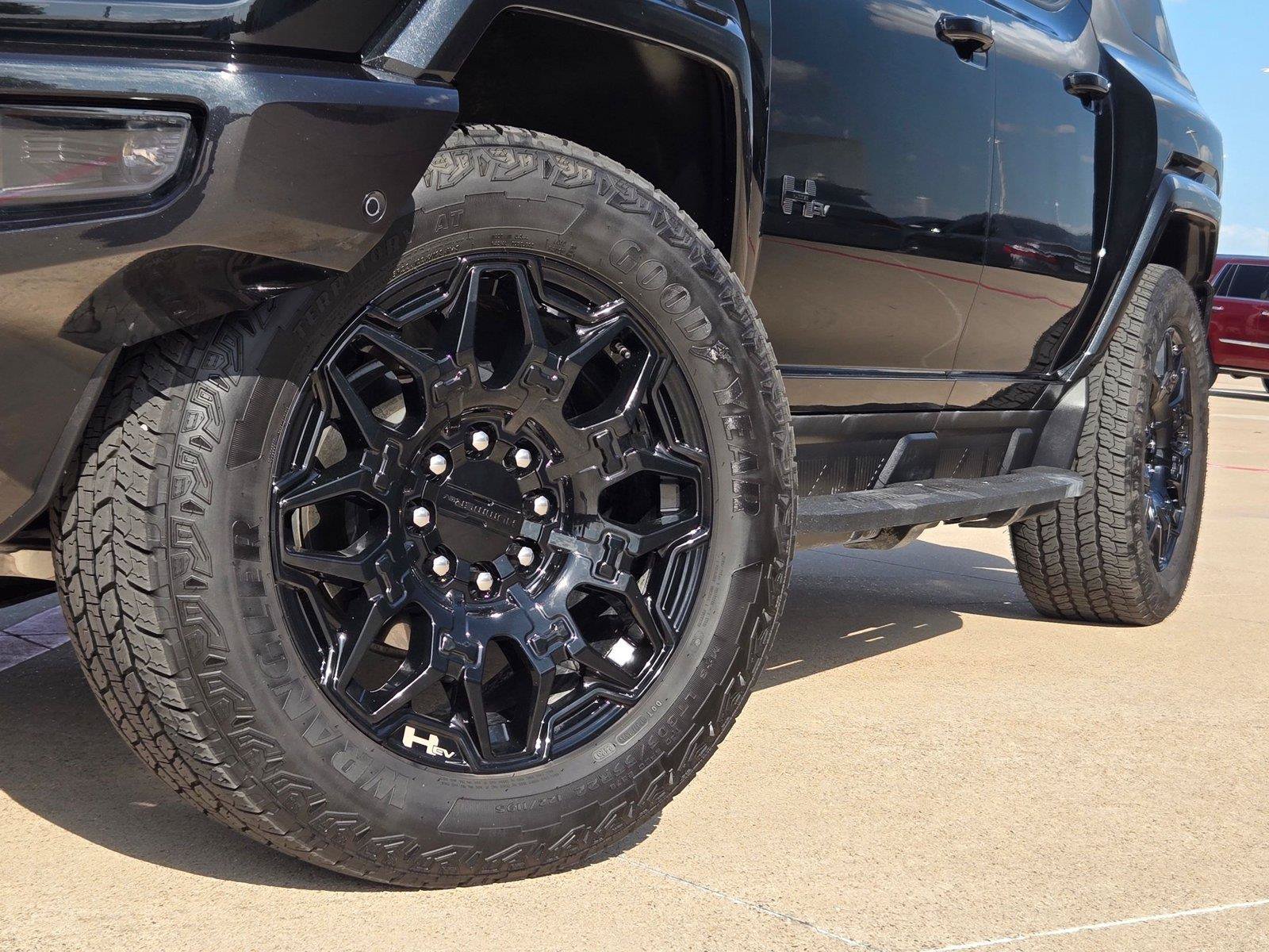 Used 2026 GMC Hummer EV SUV w/ LPO, Dark Essentials Package AWD/4WD image 8