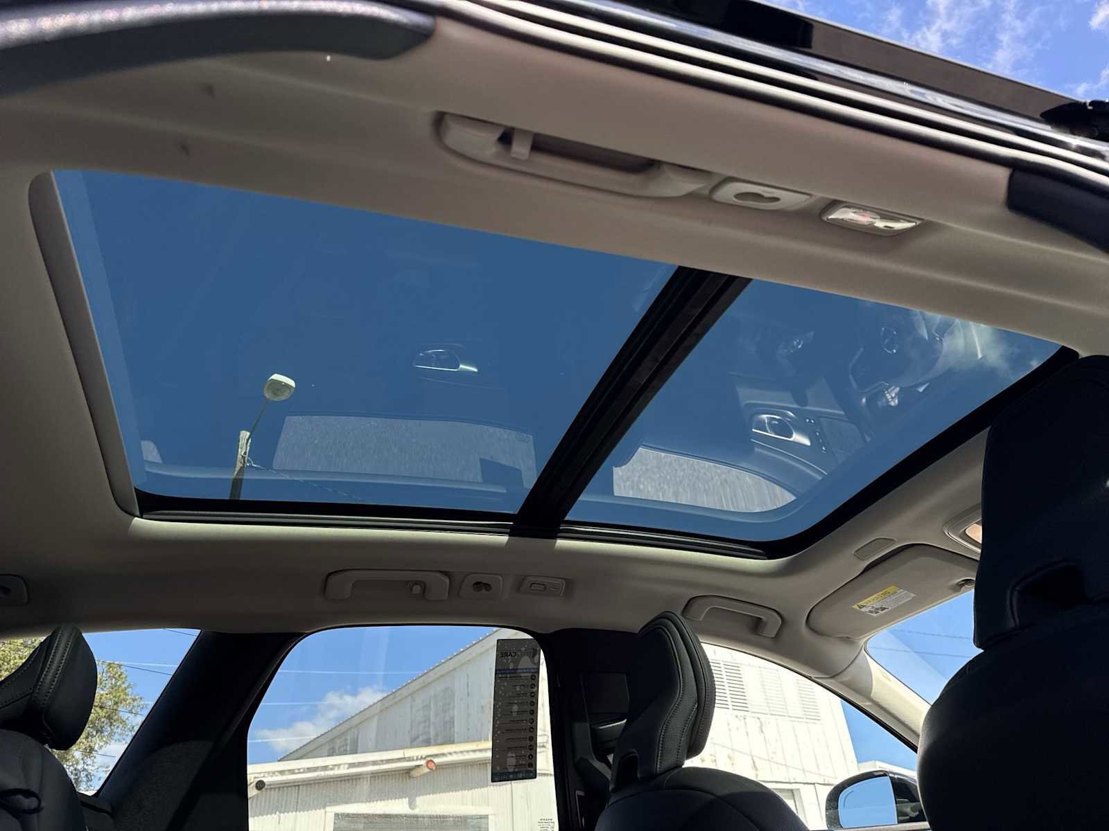 Used 2023 Volvo XC60 B5 Plus w/ Protection Package Premier image 21