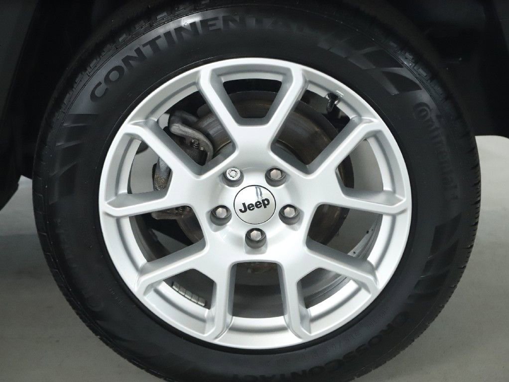 Used 2022 Jeep Renegade Latitude w/ Convenience Group AWD/4WD image 41