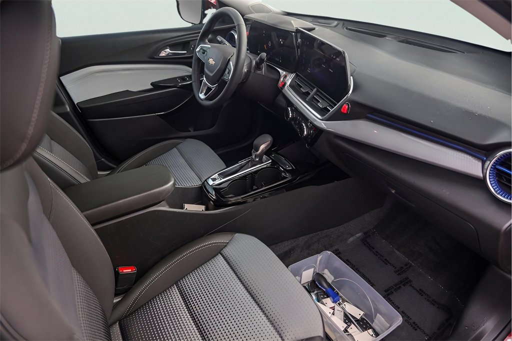 Used 2024 Chevrolet Trax LT w/ Driver Confidence Package image 30