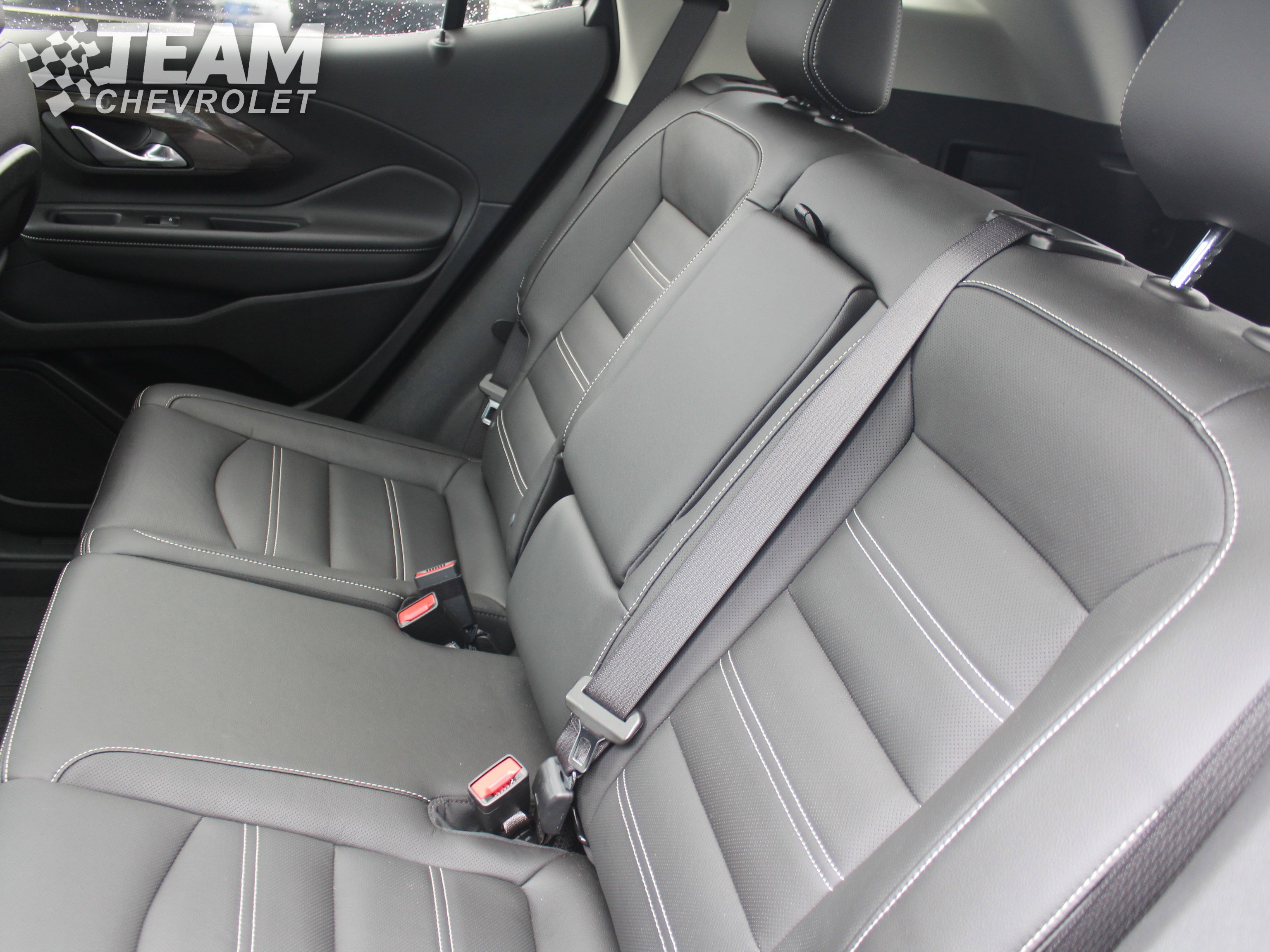 Certified 2024 GMC Terrain Denali w/ Black Diamond Edition image 25