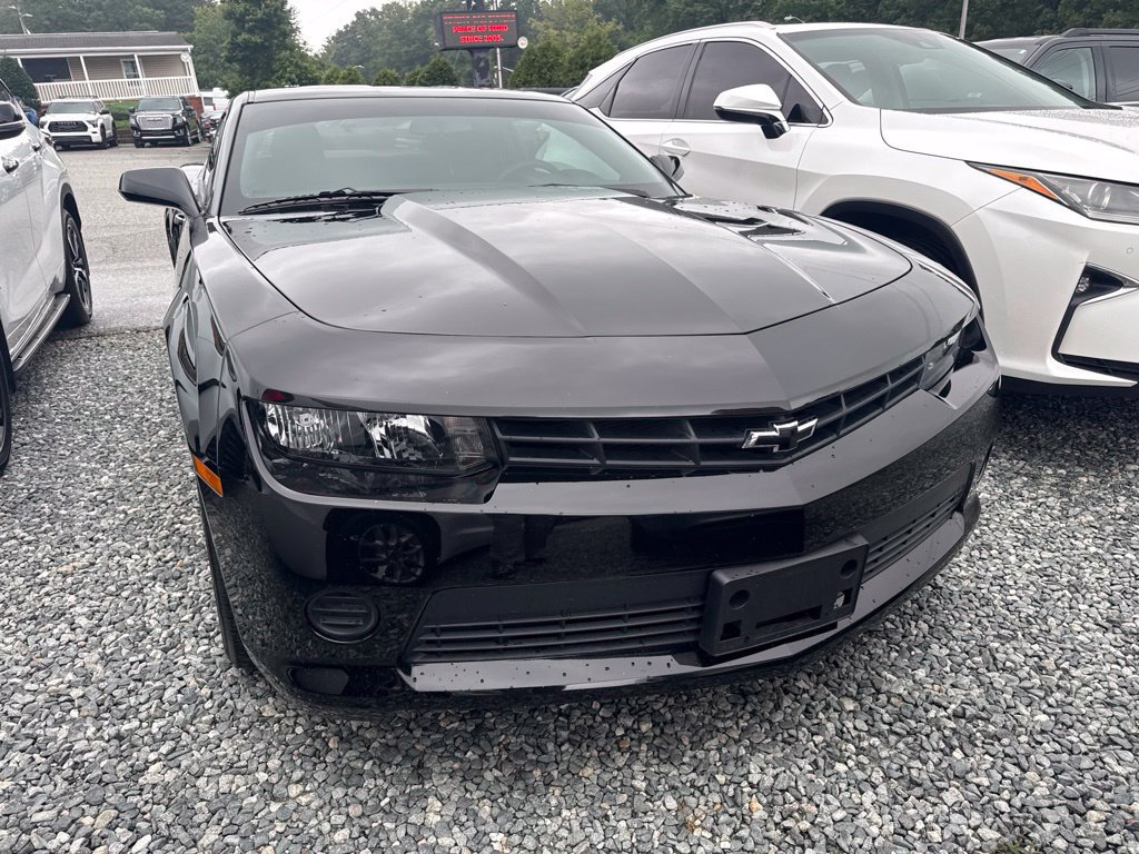 Used 2014 Chevrolet Camaro LS RWD image 2