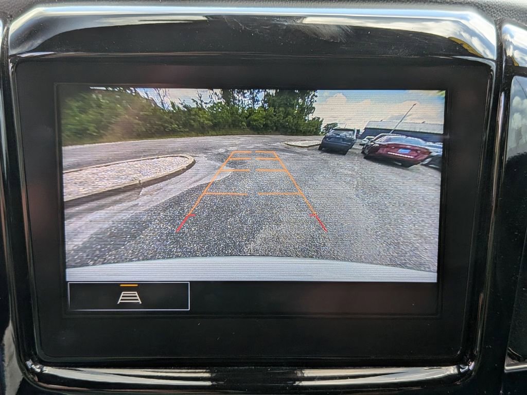 Used 2023 Chevrolet Traverse LT FWD image 22