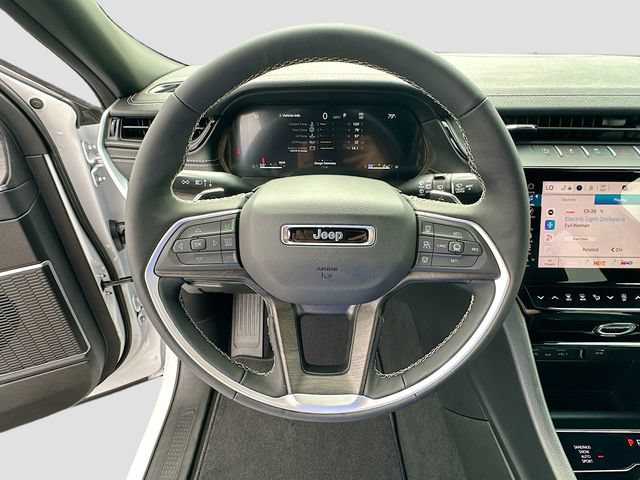 New 2026 Jeep Grand Cherokee Limited w/ Limited Altitude Package AWD/4WD image 8