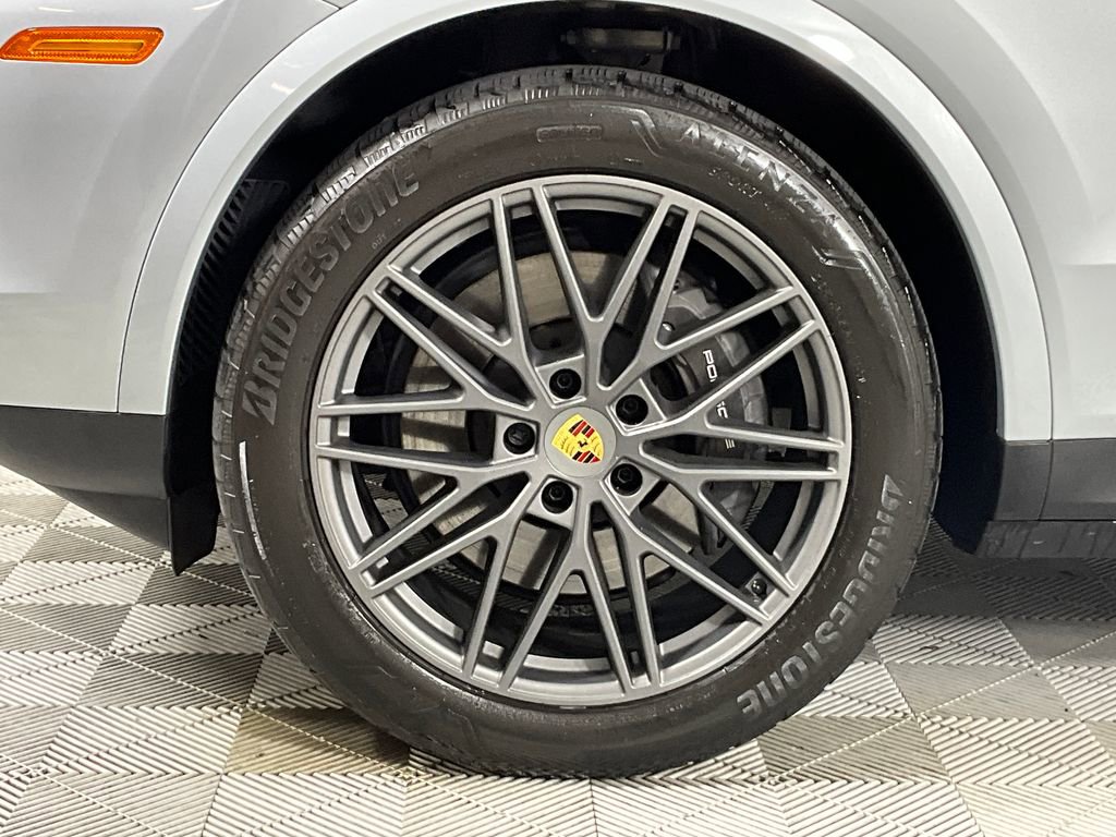 Used 2024 Porsche Cayenne Coupe image 29