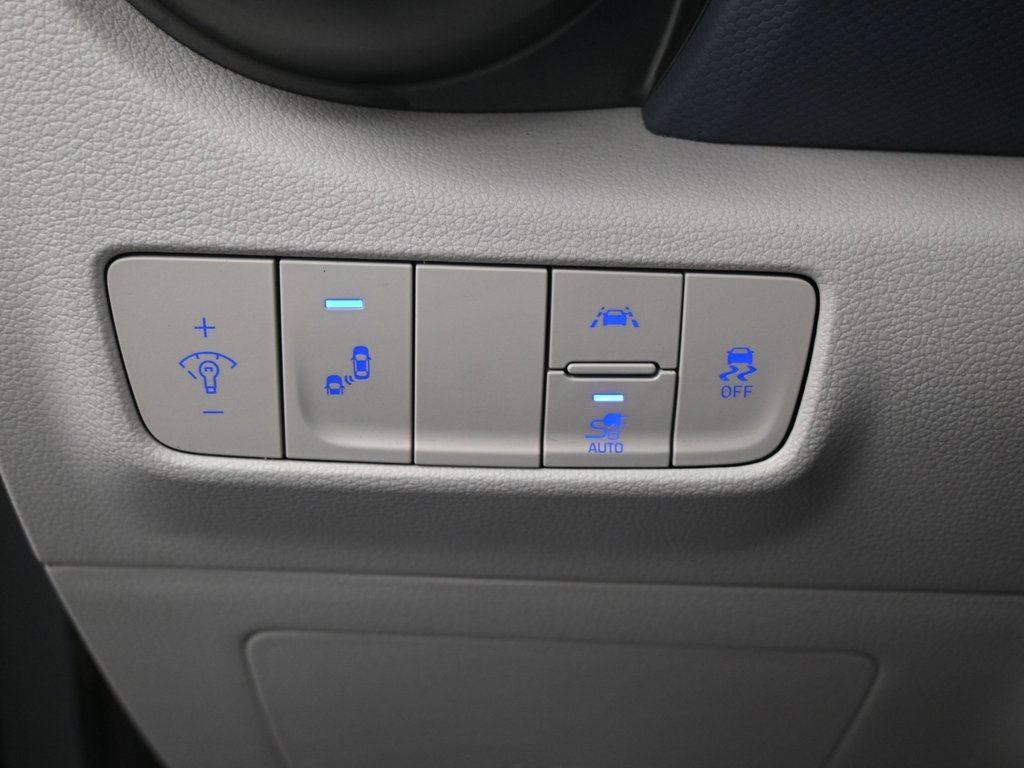 Used 2020 Hyundai Kona Limited image 24