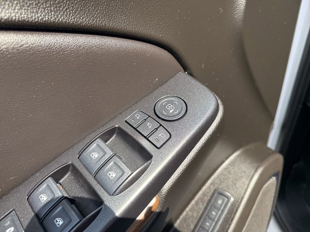 Used 2020 GMC Yukon Denali w/ Open Road Package image 16