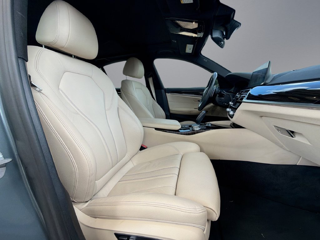 Used 2020 BMW 530i RWD image 16