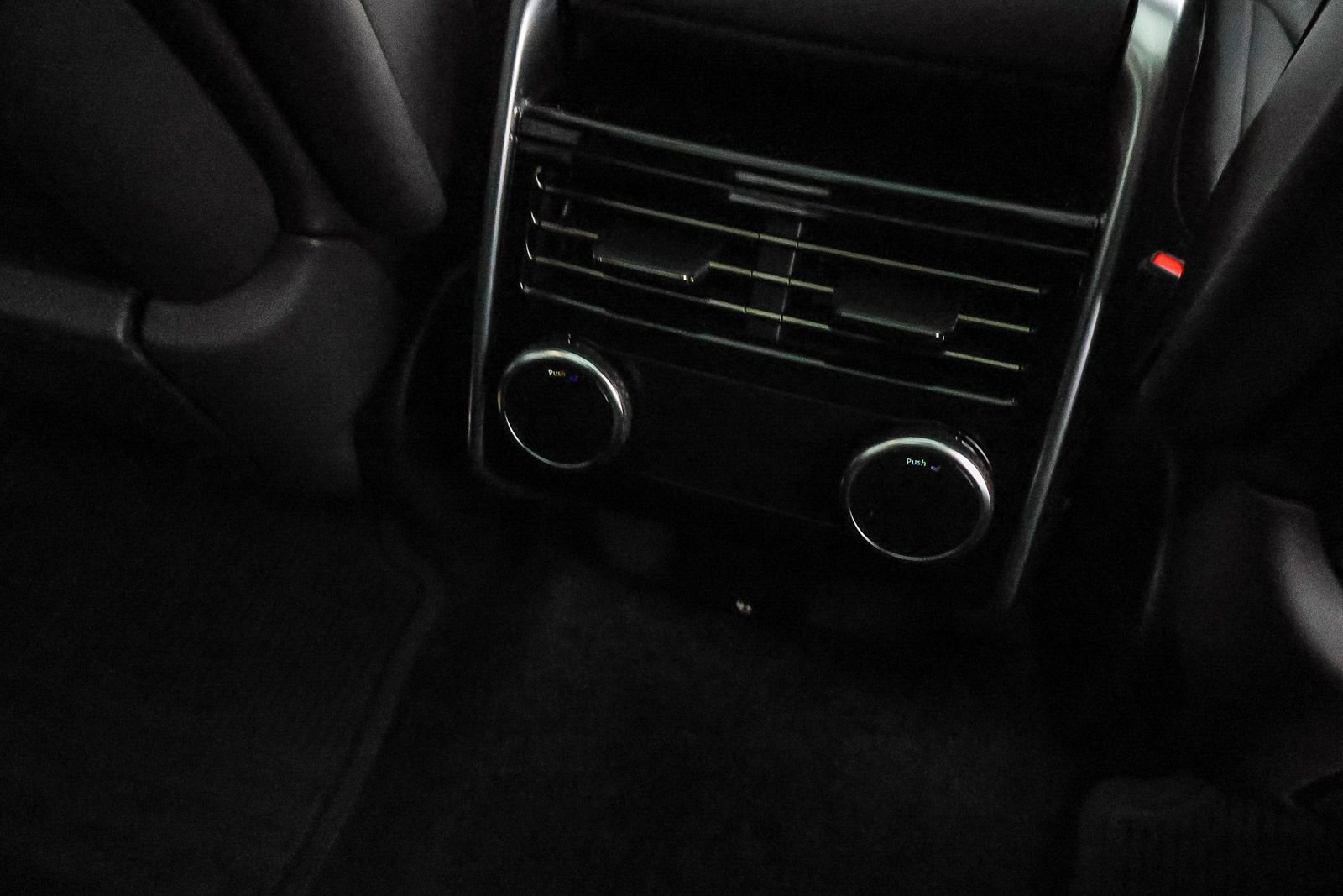 New 2026 Land Rover Range Rover SE image 21