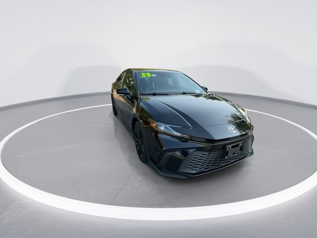 Used 2025 Toyota Camry SE FWD image 2