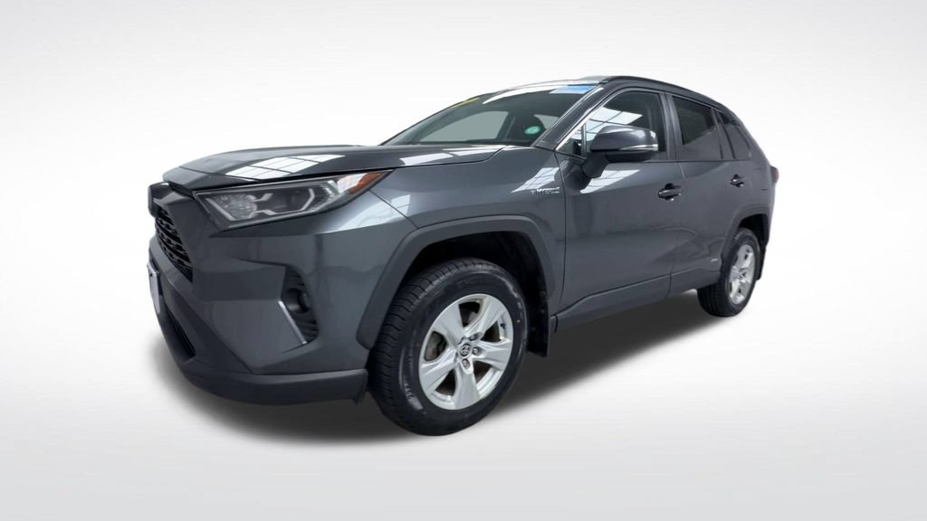 Used 2021 Toyota RAV4 XLE w/ Convenience Package AWD/4WD image 4