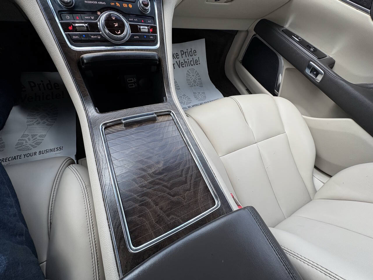 Used 2017 Lincoln Continental Premiere FWD image 40