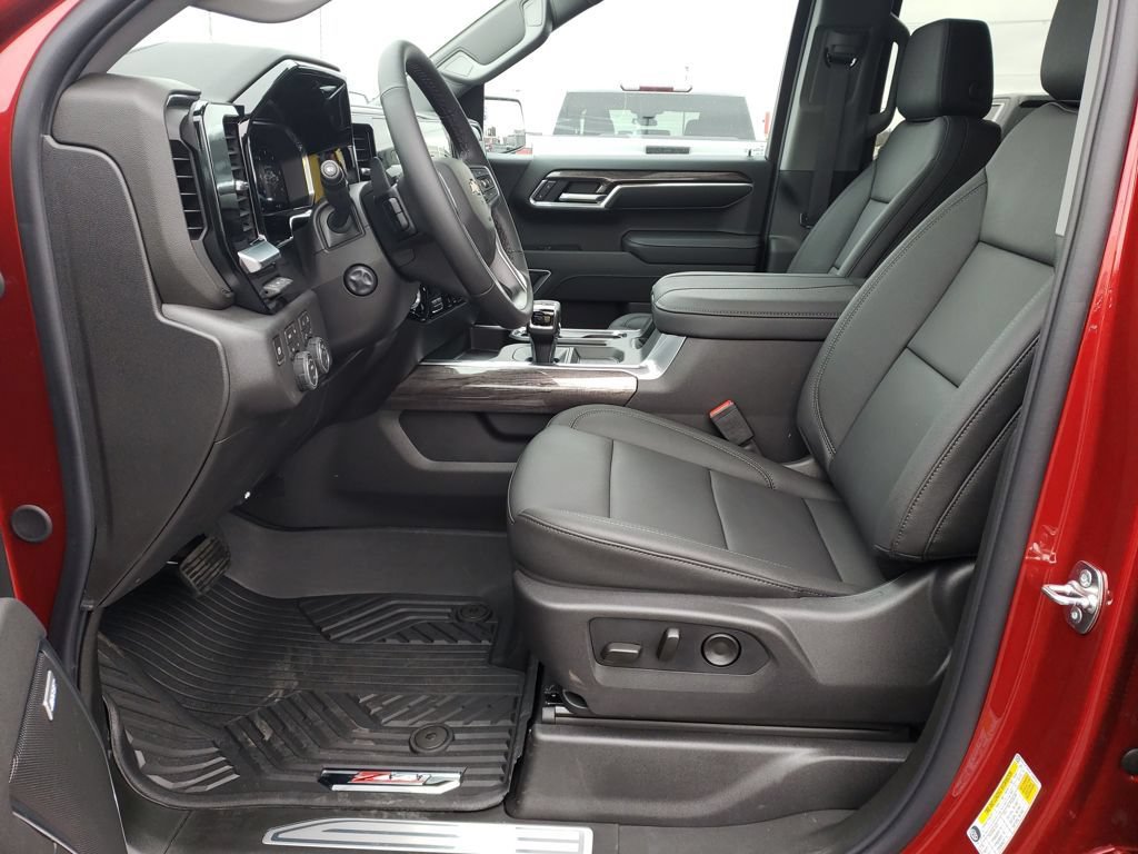 New 2026 Chevrolet Silverado 1500 LTZ w/ LTZ Premium Package AWD/4WD image 9