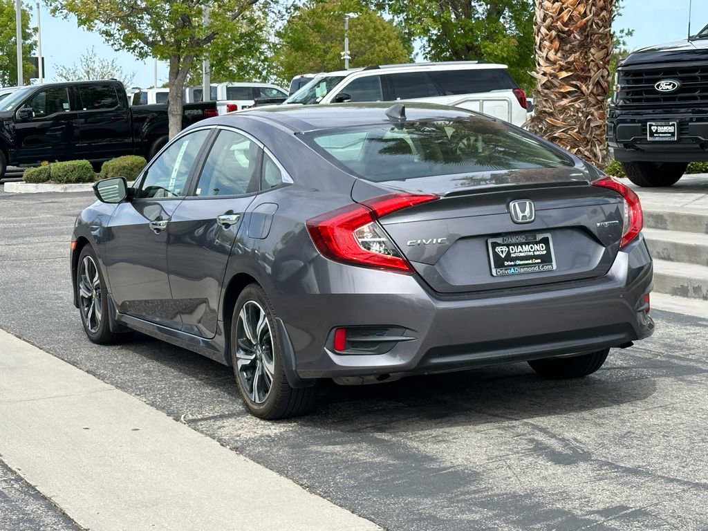 Used 2018 Honda Civic Touring image 3