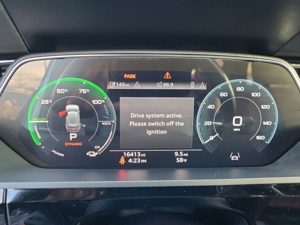 Used 2022 Audi e-tron Premium Plus w/ Premium Plus Package image 24