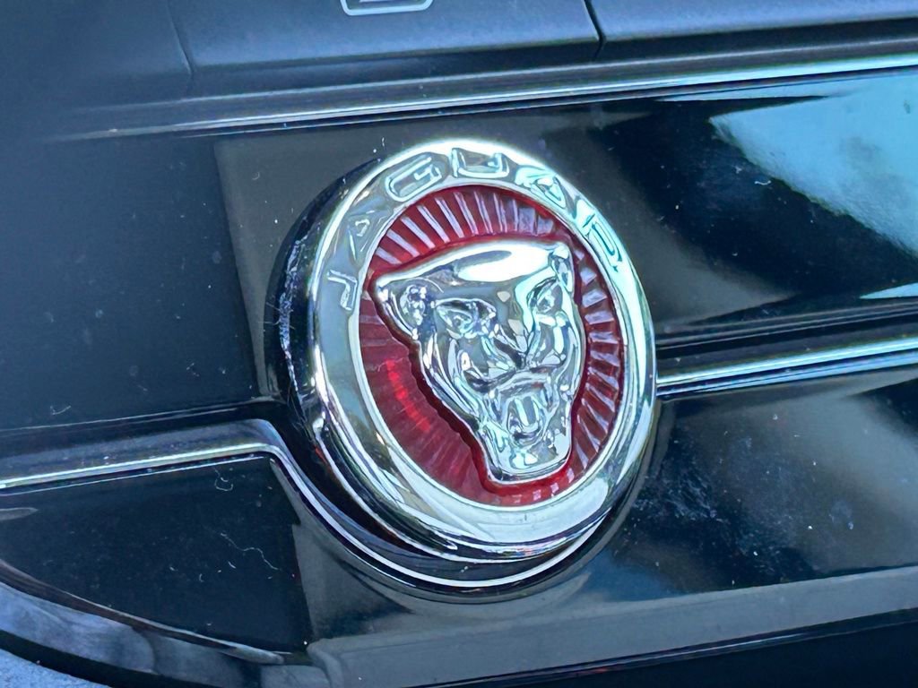 Used 2019 Jaguar F-PACE Prestige image 31