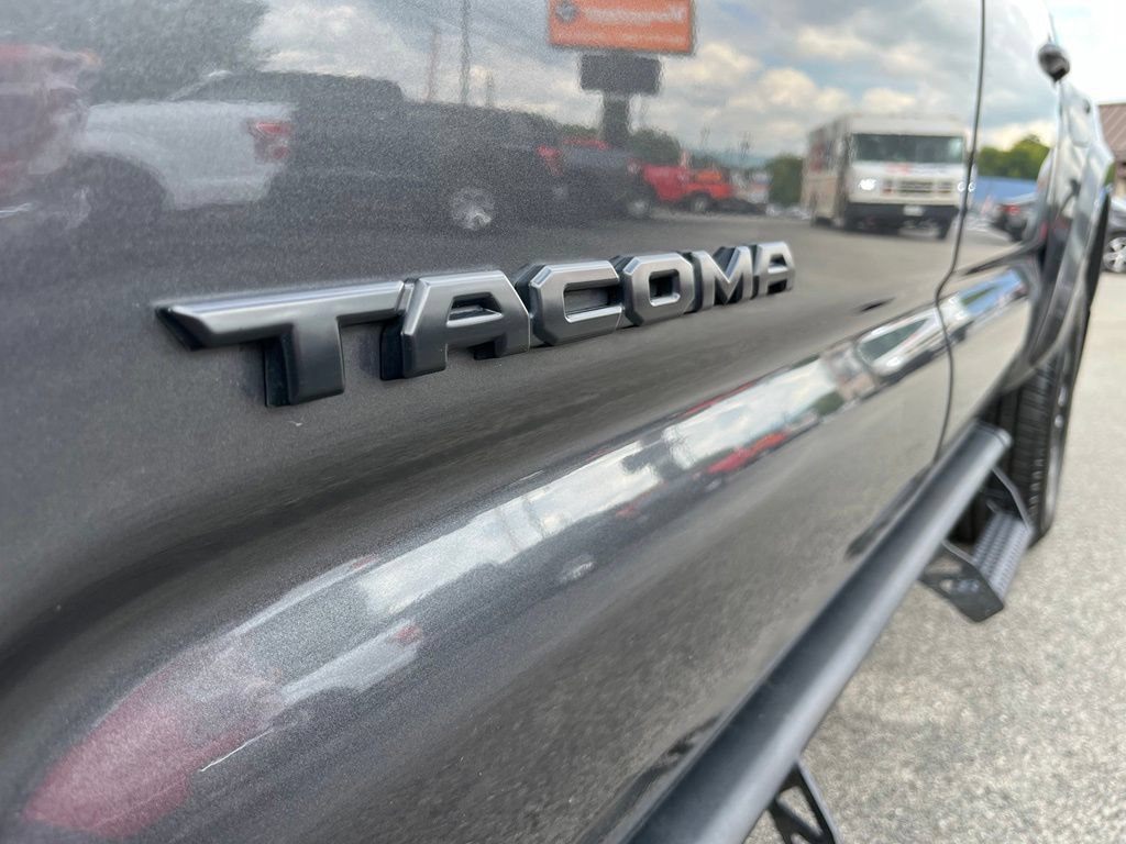 Used 2021 Toyota Tacoma TRD Sport AWD/4WD image 6