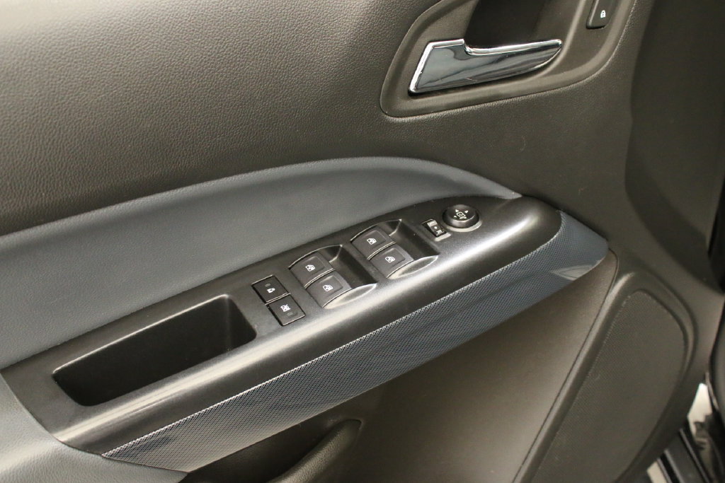 Used 2022 Chevrolet Colorado Z71 AWD/4WD image 13