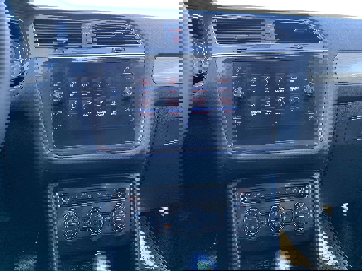 Used 2020 Volkswagen Tiguan SE R-Line image 22